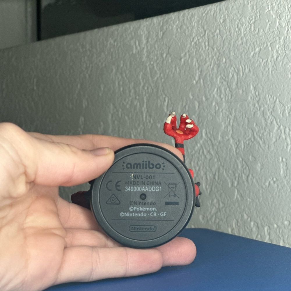 Nintendo Incineroar Amiibo - Picture 3 of 3